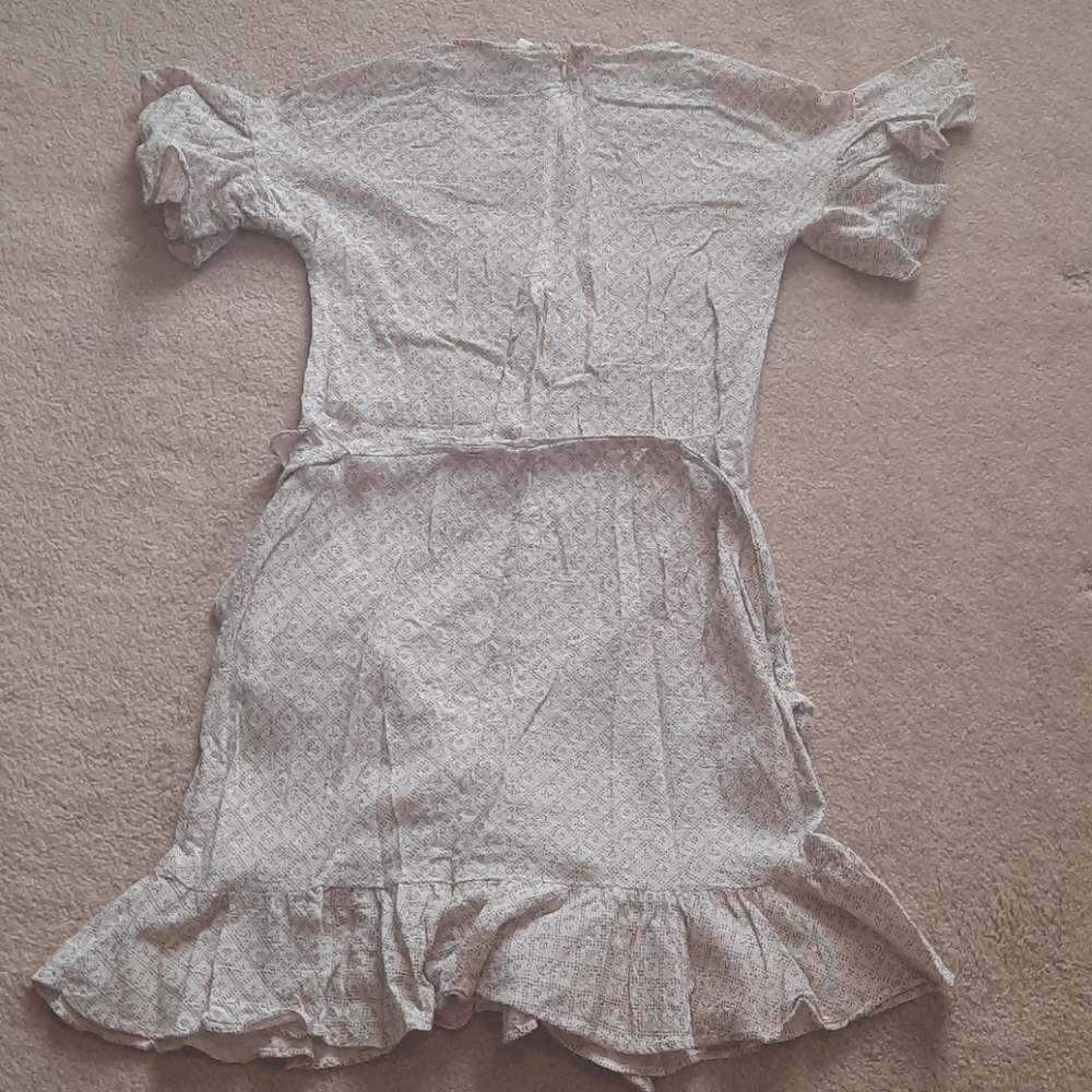 Dress‎ - Picture 6 of 6